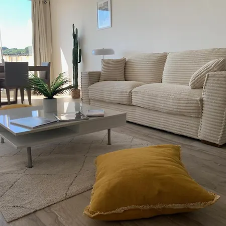 아파트 Port Tropez Au Calme Avec Parking 쎙뜨호뻬